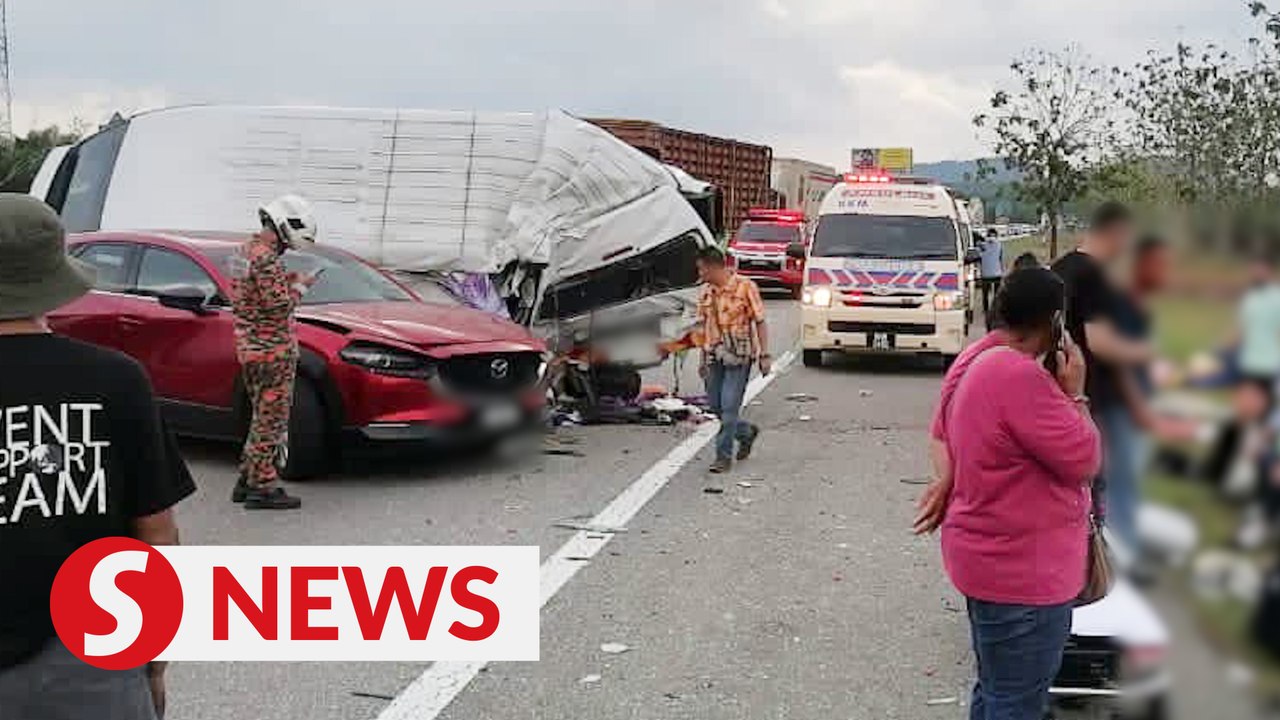 Twelve Singaporeans injured in crash on NSE near Pagoh