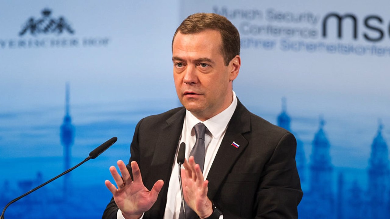 Medwedew bedroht Internationalen Gerichtshof mit Raketen