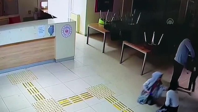 Boğazına cisim kaçan çocuk Heimlich manevrasıyla kurtarıldı
