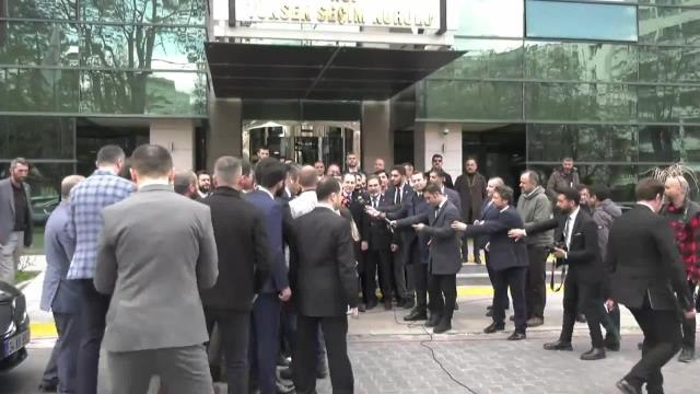 Fatih Erbakan, Cumhurbaşkanı Adayı Olmak İçin Ysk'ya Başvurdu