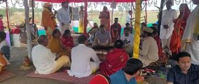 Offering sacrifices in Mahayagya