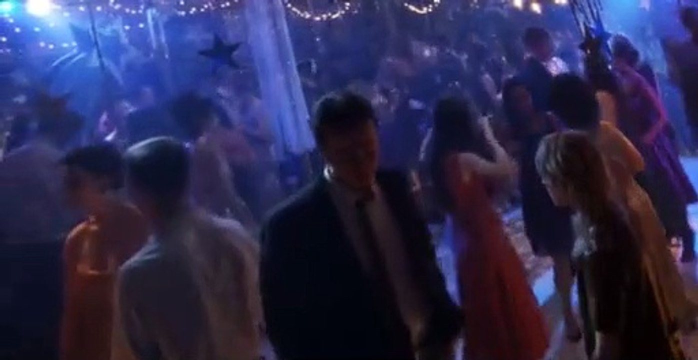 When the Streetlights Go On S01 E04
