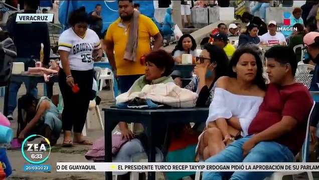 Turistas abarrotan playas de Veracruz pese al mal clima por el frente frío 41
