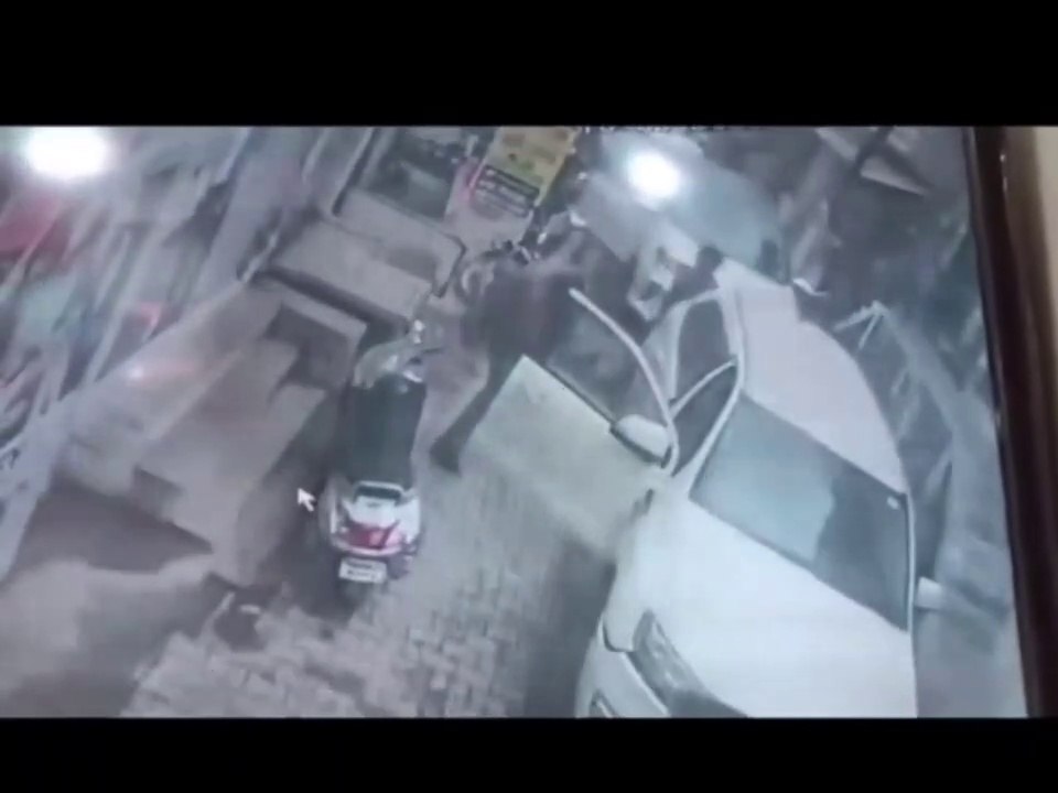 ਅਮ੍ਰਿਤ ਪਾਲ ਸਿੰਘ ਦੇ ਸਾਥੀਆਂ ਨੂੰ ਪੁਲਿਸ ਨੇ ਪਾਇਆ ਘੇਰਾ