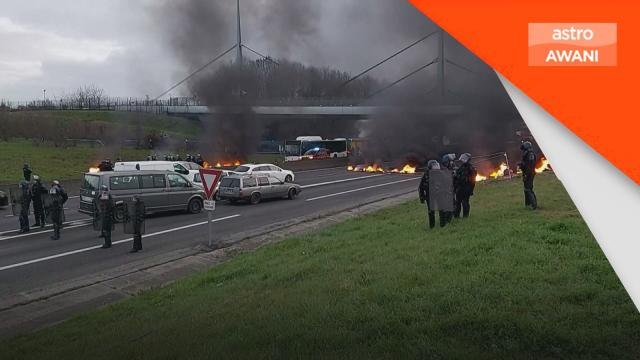 Protes bantah kenaikan umur persaraan memuncak di Perancis