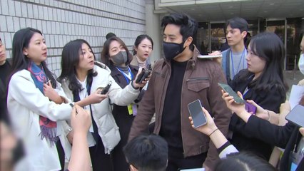 '우크라 참전' 이근 전 대위, 재판 뒤 유튜버 폭행·욕설 / YTN