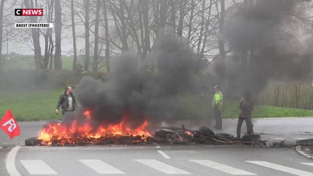 Retraites : grèves et blocages à travers la France