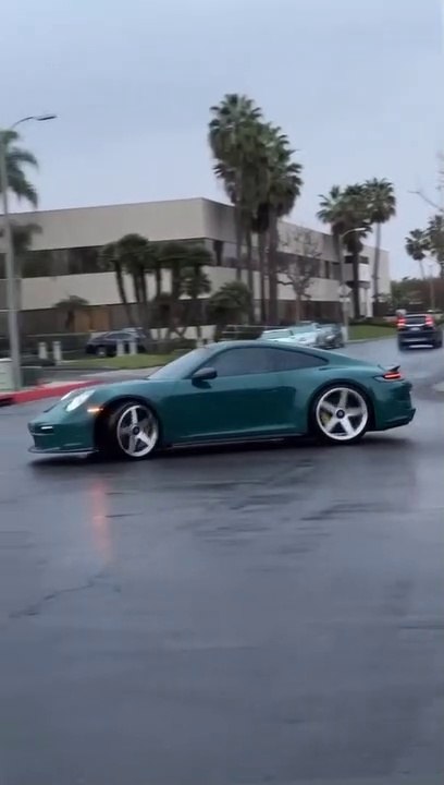 Porche 360 degree turn