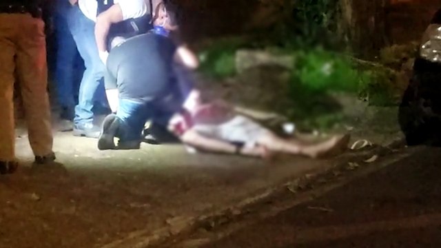 Vítima de homicídio usava tornozeleira eletrônica e morreu com celular na mão