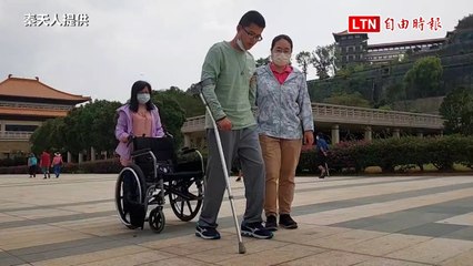 佛陀見證！傘兵秦良丰走了73公尺 秦爸喜稱創「歷史紀錄」（秦天人提供）