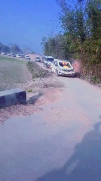 Gadi on dulha gon #shadi functions standing in # naya jamane me naye tarika Se shadi # shadi ka khubsurat najara # shadi Ka din tha atwar dulhan ho gaee farar # barat gaya boloro car ME # Love married & court married wedding #