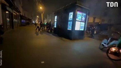 Manifestations : un manifestant s'effondre après avoir reçu un coup de poing d'un policier