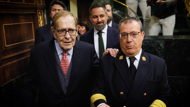 Tamames y Abascal entran al Congreso para celebrar la moción de censura