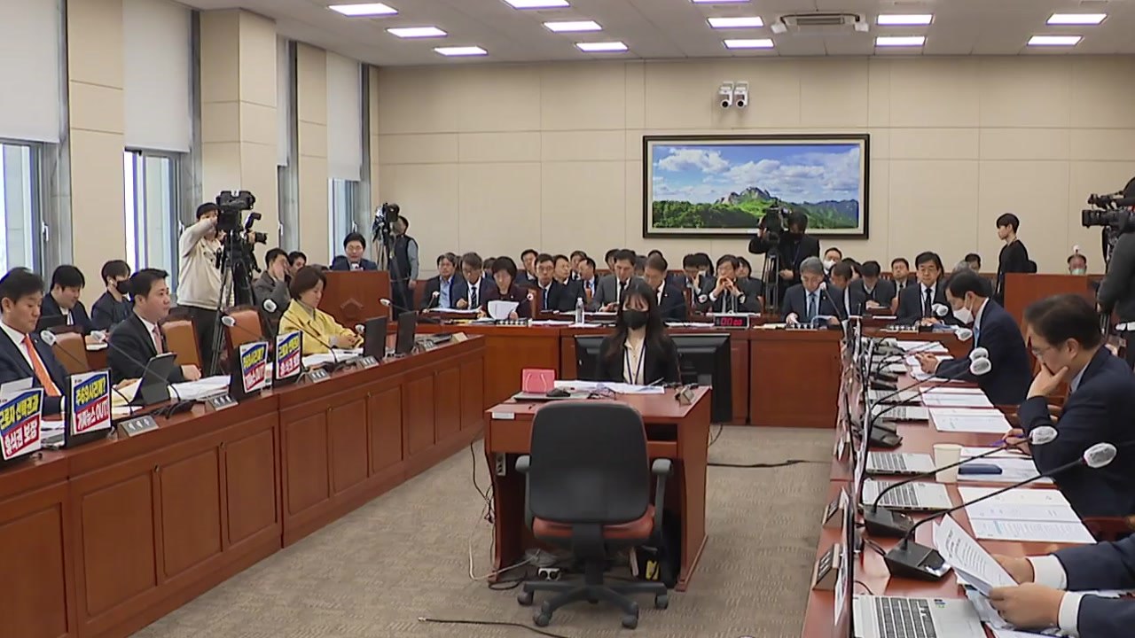 노동장관, '근로시간 개편 혼선' 지적에 "송구스럽게 생각" / YTN