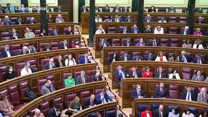 Abascal se dirige a Sánchez en la moción de censura: "Es usted un político caducado"