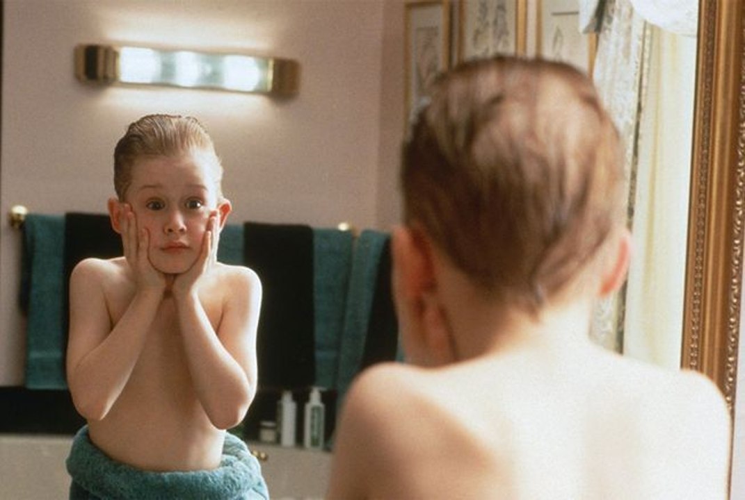 « Maman j’ai raté l’avion » : à 42 ans, Macaulay Culkin est devenu papa dans le plus grand secret… L’enfant star des années 90 a bien changé