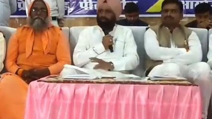 पीलीभीत:पत्रकारों द्वारा सवाल पूछने पर मंत्री जी ने प्रेसवार्ता बीच में ही छोड़ी