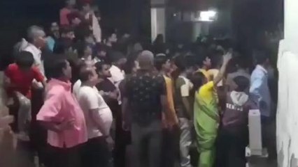 गया: 3 मंजिला मकान में लगी भीषण आग, लाखों का सामान जलकर राख, देखें वीडियो