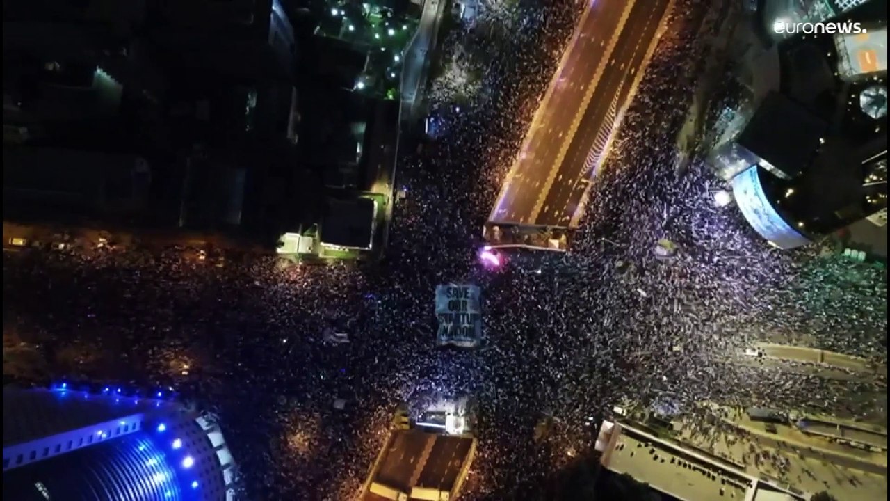 وسط استمرار التظاهرات في تل أبيب.. وزير الدفاع الإسرائيلي يدعو إلى تجميد مشروع تعديل النظام القضائي