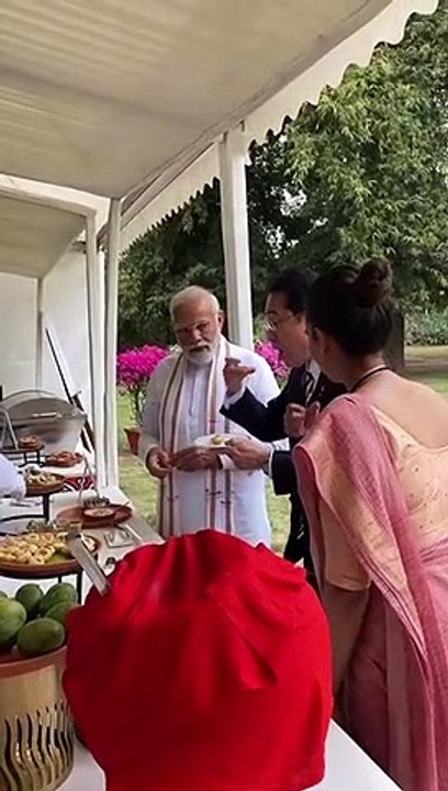 Viral video: Japanese PM enjoys pani puri with Modi in India, takes internet by storm