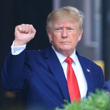 Republicans rally to Donald Trump's defence