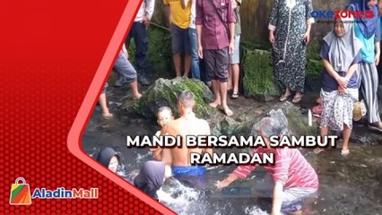 Sambut Ramadan, Warga Majalengka Mandi Bersama di Mata Air