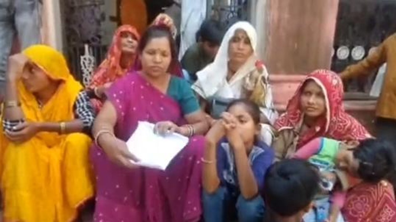 शिवपुरी: पूर्व विधायक की दबंगई से लोग परेशान, कलेक्टर से की शिकायत