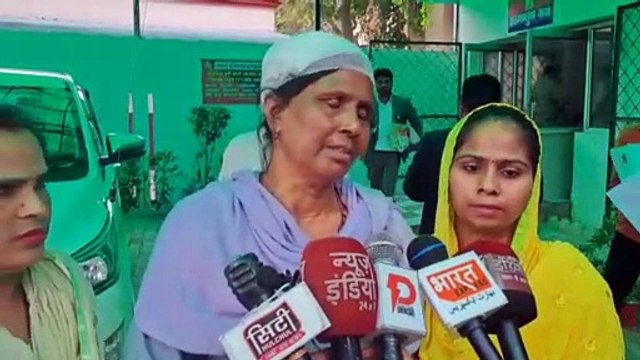 माँ को घसीटते हुए कलयुगी बेटे की करतूत वीडियो में कैद , देखें वीडियो