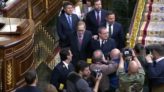 Tamames protagoniza la moción de censura más insólita de la democracia