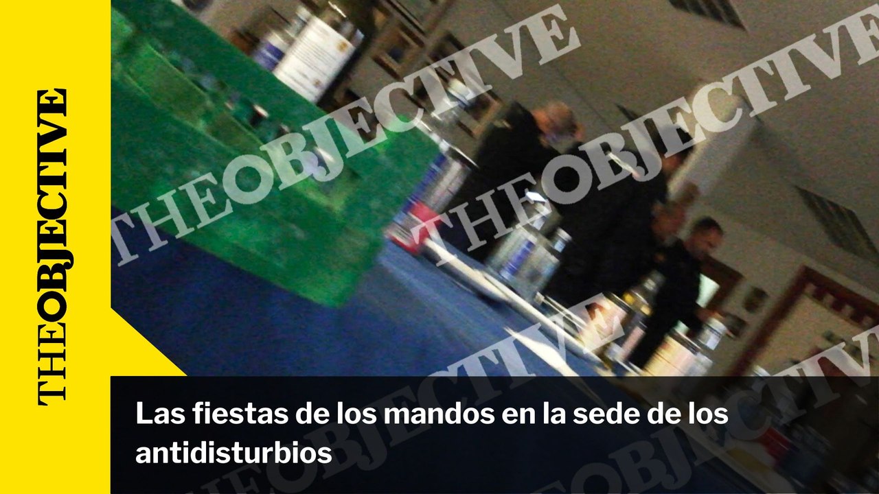 Las fiestas de los mandos en la sede de los antidisturbios