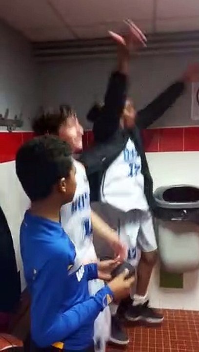 LA VICTOIRE EN CHANTANT