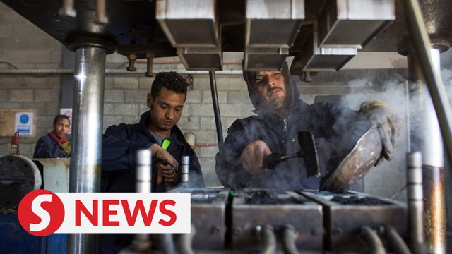 Egyptian startup transforms plastic bags into tiles