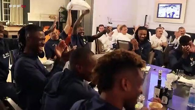 La réaction insolite en images de Deschamps lors du bizutage de Khéphren Thuram