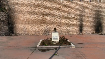 1600 Yıllık surları mangalcılar kararttı