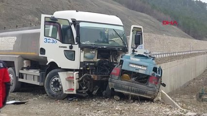 Su tankeriyle çarpışan otomobildeki çift hayatını kaybetti