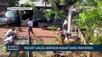 Prajurit Lanudal Manado Bersihkan Makam Tuanku Imam Bonjol