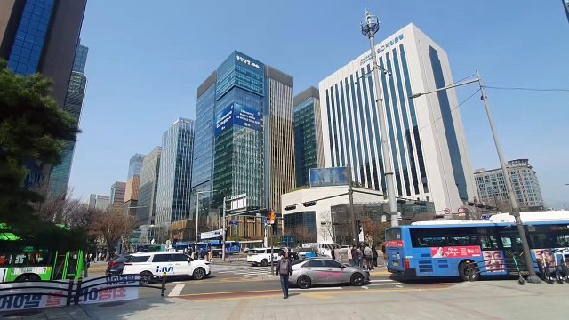 [기업] GS건설, 회사 건물 활용해 2030 부산엑스포 유치 홍보 / YTN