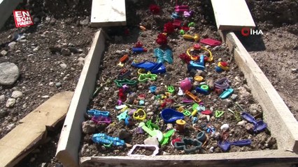 Adıyaman'da mezarların üstüne bırakılan eşyalar yürekleri dağlıyor