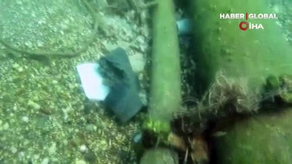 Konyaaltı'nda denizin dibinde yakışmayan görüntüler