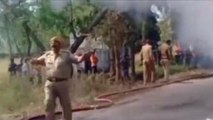 बाराबंकी: बिहार जा रही डबल डेकर बस में लगी भीषण आग, धू-धू कर बस जलकर हुई खाक