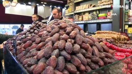 Eminönü'nde Ramazan yoğunluğu