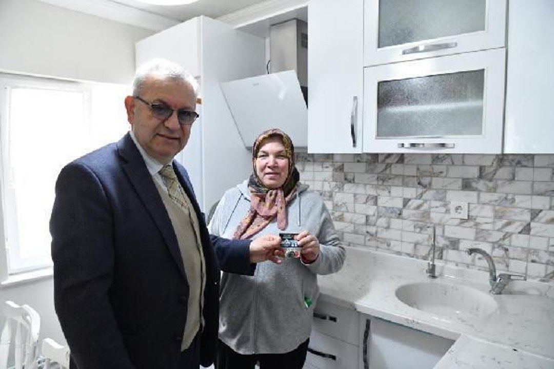 KEŞAN'DA BELEDİYEDEN VATANDAŞLARA ÜCRETSİZ SU TASARRUFU APARATI 'PERLATÖR'