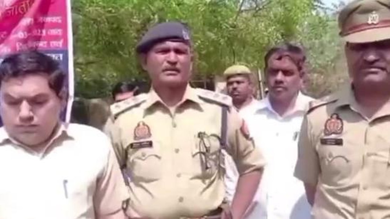 फिरोजाबाद: गैंगस्टर पर पुलिस ने कसा शिकंजा, लाख...
