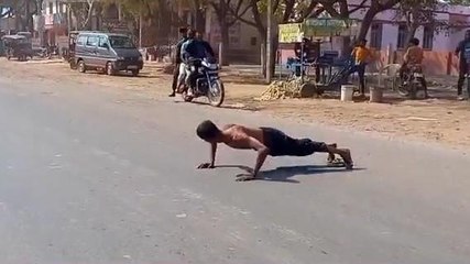 शराबी युवक के इस हाईवोल्टेज ड्रामे को देख आप भी हो जायेंगे हैरान, देखें वायरल वीडियो