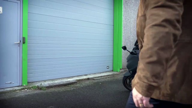 Ecarté en raison d'une affaire d'ingérence, Rachid M'Barki sera désormais remplacé par Christophe Delay à la présentation de Faîtes entrer l'accusé sur RMC Story