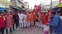 मथुरा: हिन्दू नव वर्ष पर जय श्री राम उद्घोष के साथ निकली गई भगवा रैली, देखें वीडियो