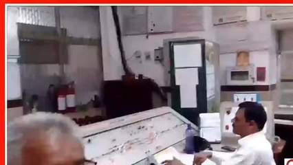 गाज़ीपुर: आकाशीय बिजली गिरने से रेलवे की मॉडम मशीन जली, रिजर्वेशन टिकट बंद