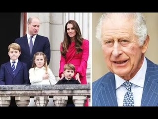 I ruoli dell'incoronazione della famiglia reale per intero, inclusi i luoghi di George, Charlotte e
