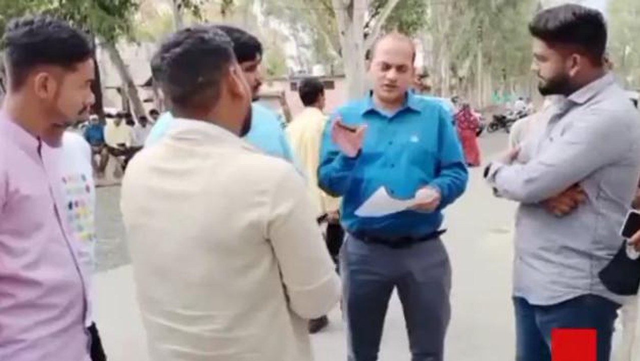 सीधी: बोर्ड परीक्षा के पेपर लीक मामले में दोषी शिक्षकों पर कार्रवाई हेतु एबीवीपी ने सौंपा ज्ञापन
