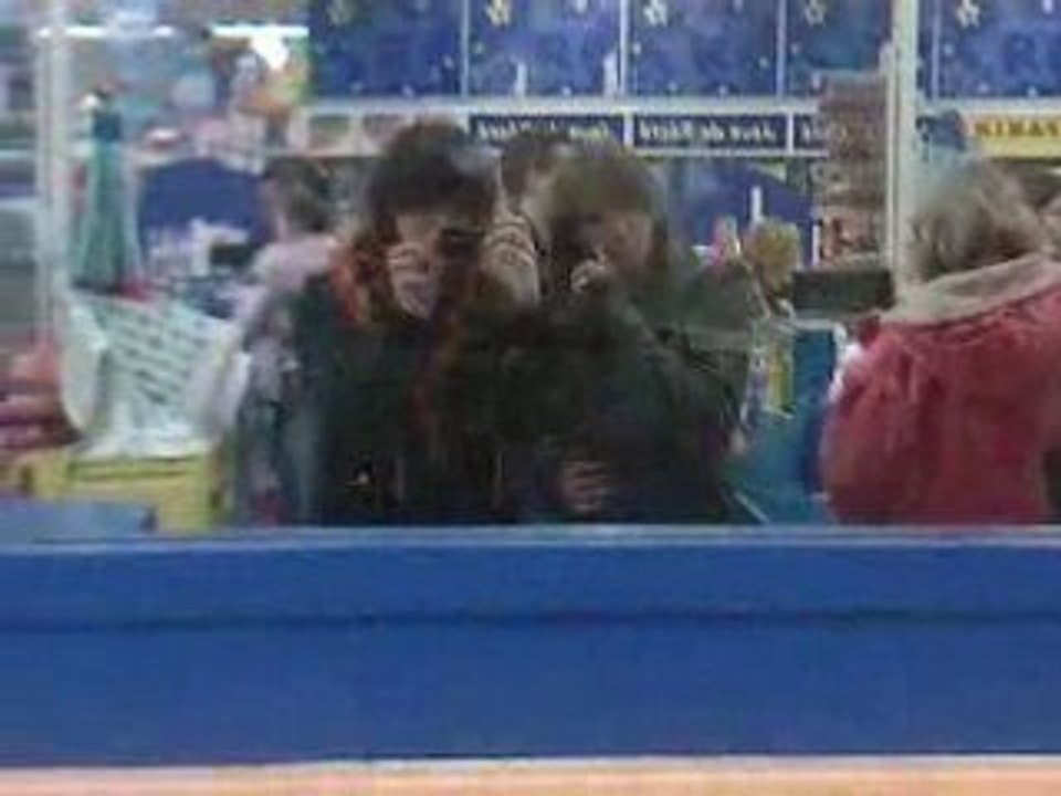 TOY'R'US Mawée et Lauw'rie.II